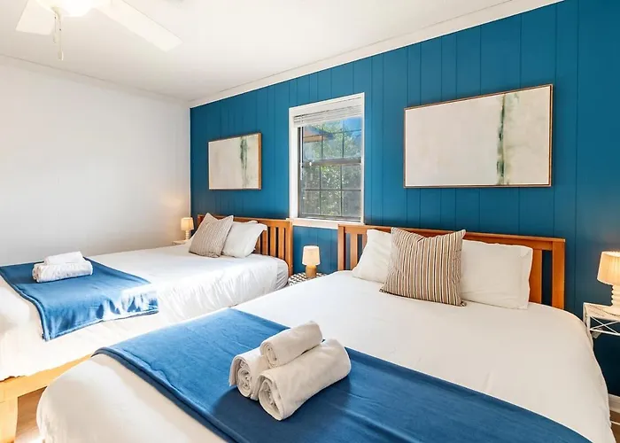 - King Bed - Mins From Beaches & Downtown Holiday home *